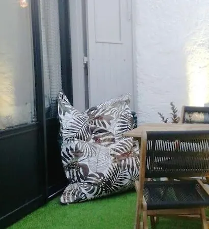 Daire O P'tit Loft Du Port De Chat'sa