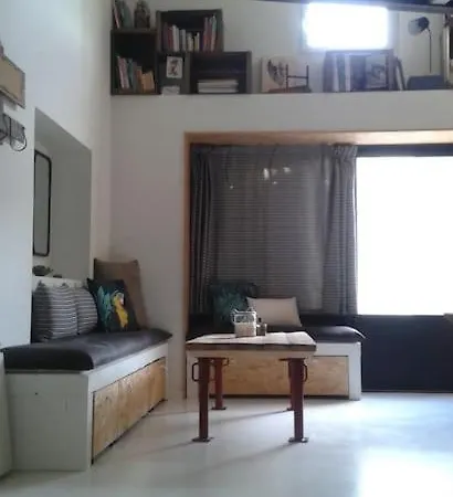 Daire O P'tit Loft Du Port De Chat'sa