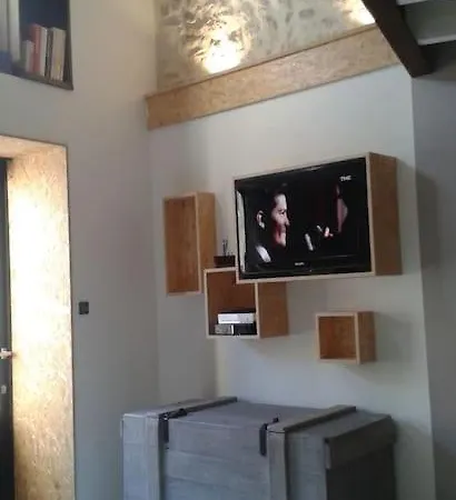 Daire O P'tit Loft Du Port De Chat'sa *